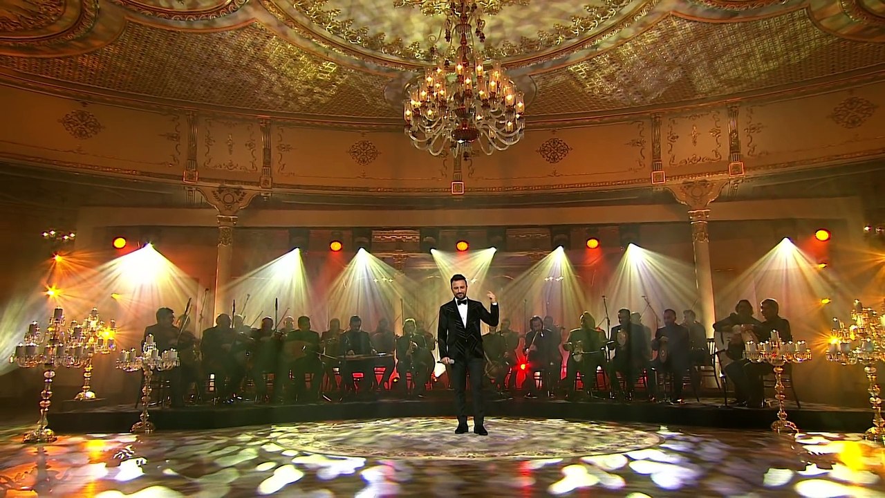 TARKAN - Sevmekten Kim Usanır - Ahde Vefa 2017 Yılbaşı Özel