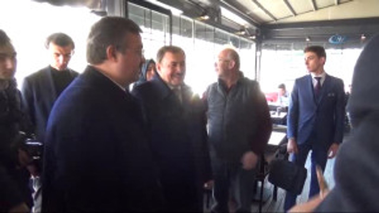 Bakan Eroğlu'ndan Sigara İçen Gençlere Çağrı: "Sigaraya 'Hayır' Ama Anayasa Değişiklik...