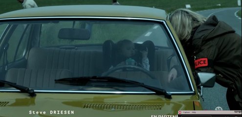 Extrait série les témoins Saison 2 épisode 1 ( l'abris bus...)