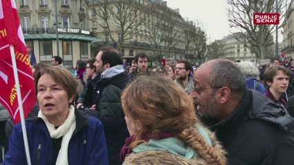 Les drapeaux communistes ne sont pas les bienvenus à la marche de Jean-Luc Mélenchon