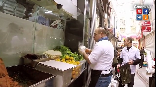 Rus Turistlerin Çiğköfteci Ali Usta ile İmtihanı