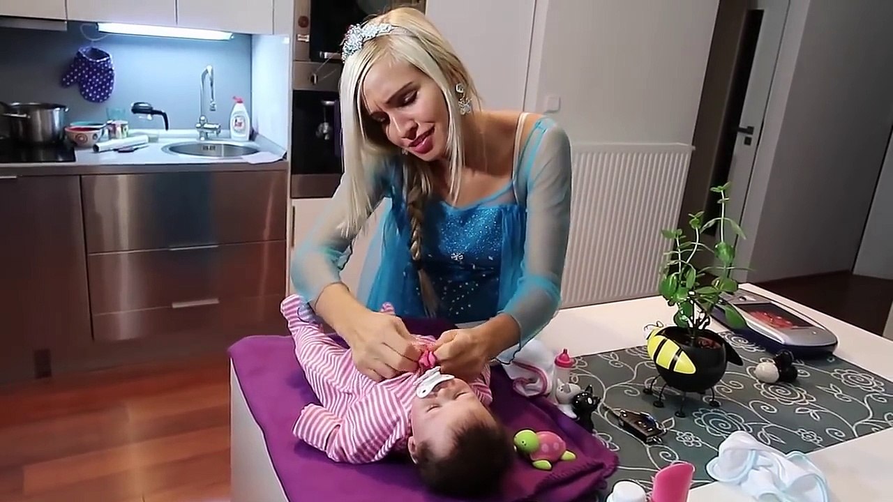 BAD BABY Messy Toilet Gross Disgusting POOP! w/ Frozen Elsa & Spiderman Superhero Fun in R