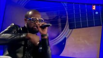 Maitre Gims interprète 'Tout donner' en