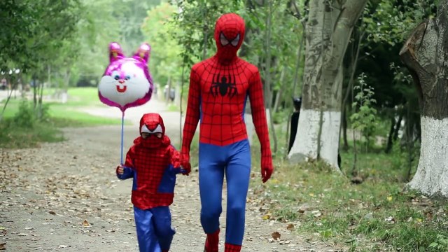 Человек-паук против Бэтмен реальная жизнь супергерой Битва смерть совпадение