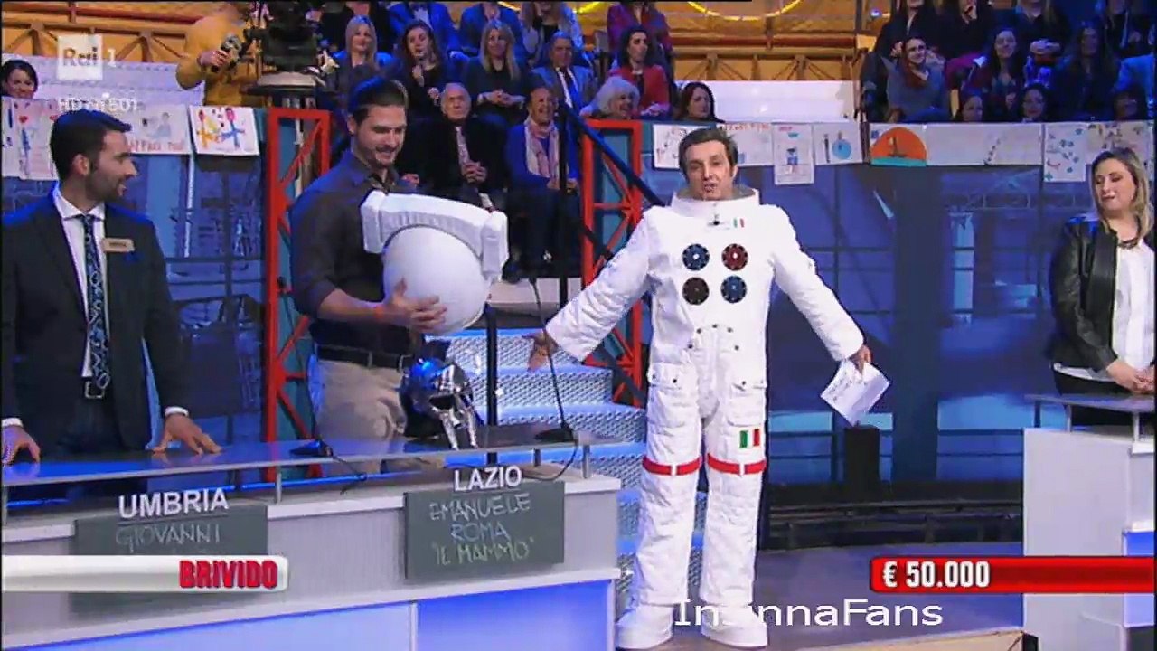 Flavio Insinna chiude la stagione 2016-2017 di Affari Tuoi (17.03.17)