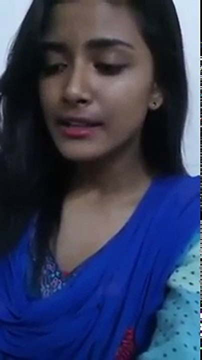 Dheere Dheere se - Bangladeshi girl singing  must watch