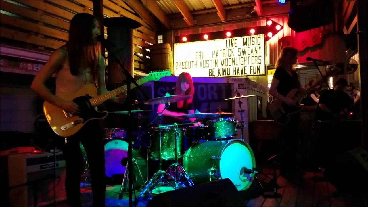 Katy Guillen & The Girls - Woke Up In Spain - 17 Mar 17