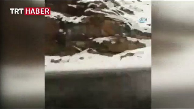 Van-Çatak yoluna çığ böyle düştü