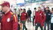 Galatasaray havalimanında protestoyla karşılandı