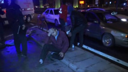 İki Otomobil Çarpıştı, 8 Yaralı... Meralı Vatandaşlar Sağlık Ekiplerini Zorlardı