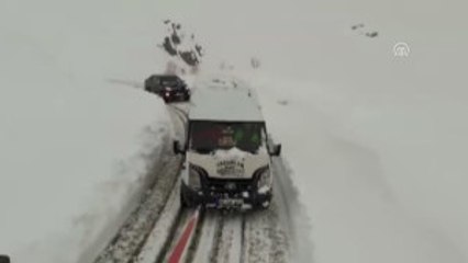 Kayak Merkezinde Mahsur Kalan 14 Kişi Kurtarıldı