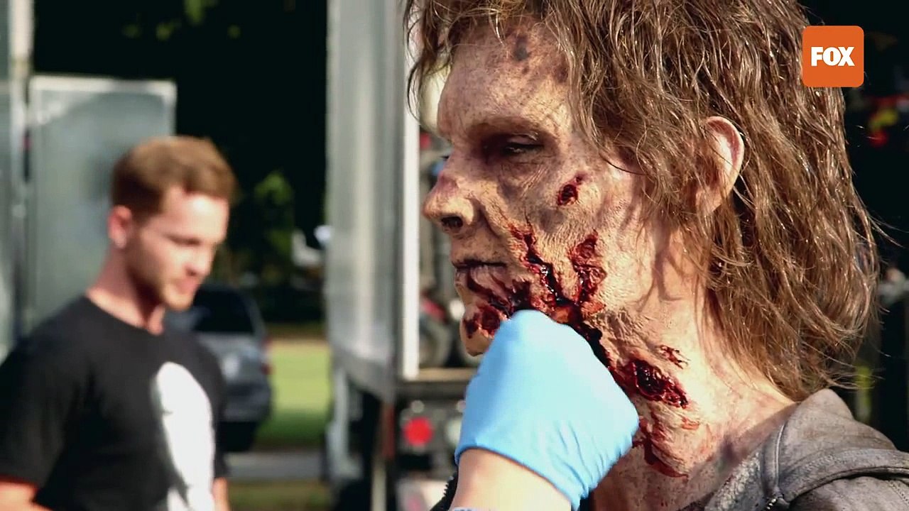 The Walking Dead 7ª Temporada - Making Of do Episódio 13 - "Bury Me Here" (LEGENDADO)