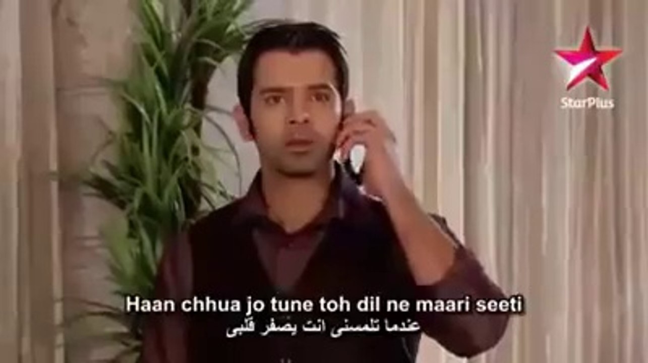 Arnav ın her defasında Khushi ye hayran hayran bakması yok mu ???