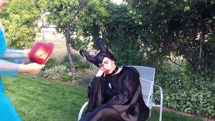 Frozen Elsa Gets Sunburned! Maleficent, Spiderman Fun Superhero Kids In Real Life In 4K