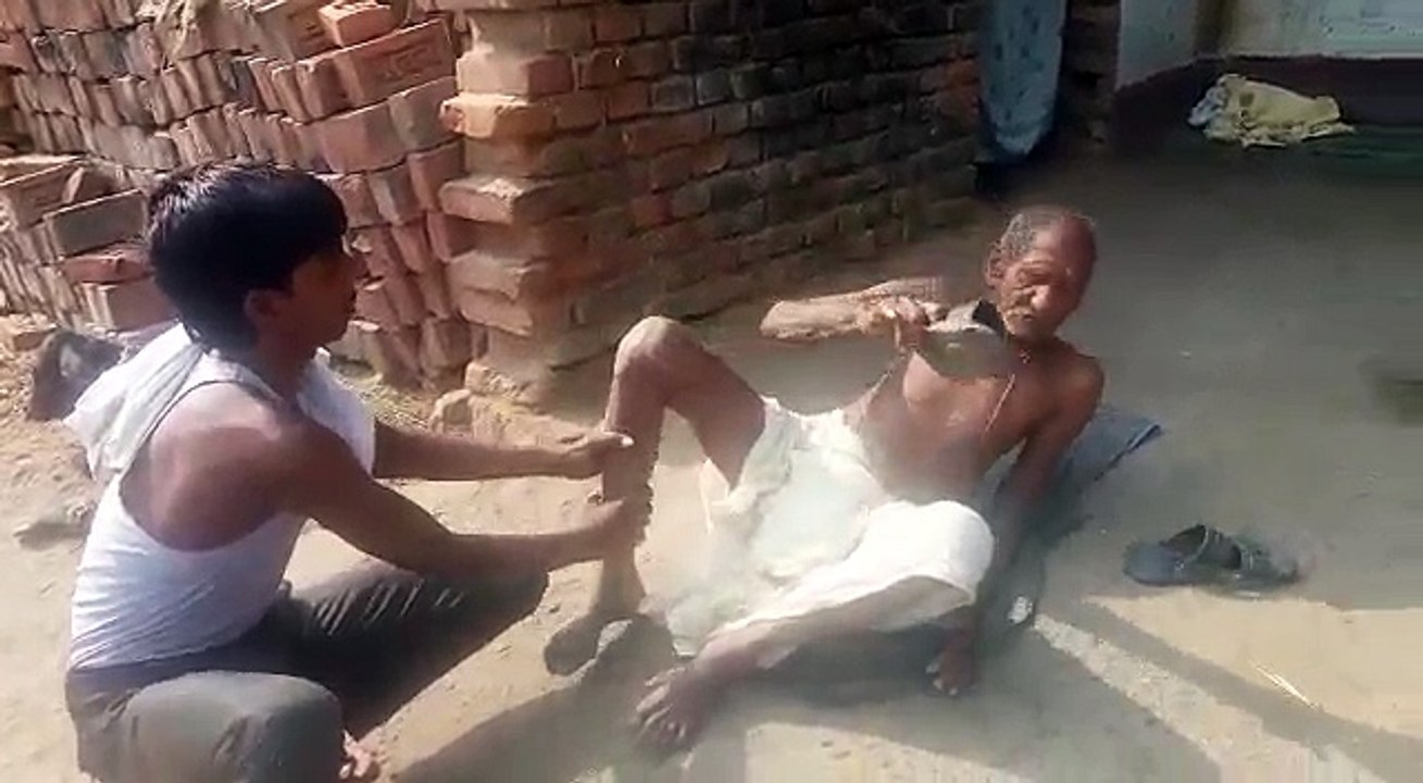 Funny whatsapp video old man