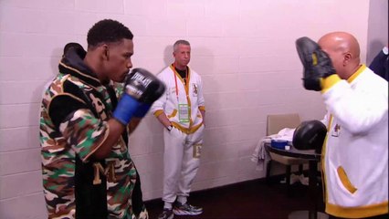 Daniel Jacobs warming up