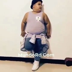 El gordito del baile demuestra porque es viral en las redes sociales