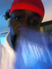 Bboy Capcom écoute le mixtape Dope à Mine )Maxdu6 ft Jonas Napéleon in store  now