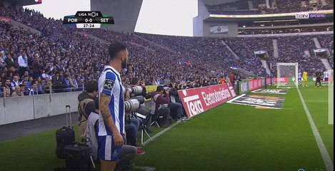 الحظ يعاند بورتو في تسجيل الهدف الاول