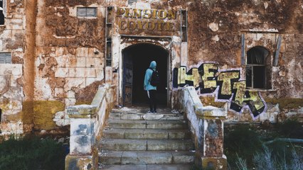 EXPLORANDO UNA PENSIÓN WESTERN ABANDONADA