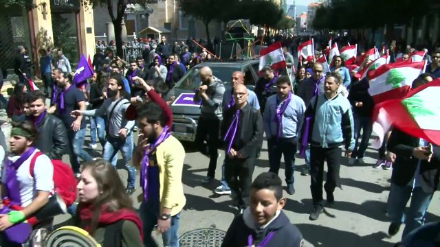 تظاهرات في بيروت احتجاجا على الاتجاه لفرض ضرائب جديدة