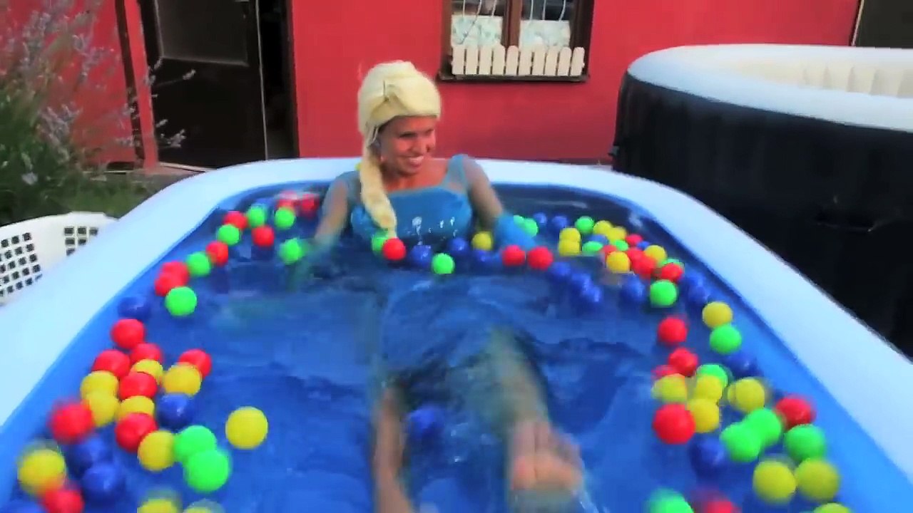 И ванна Эльза замороженные весело джокер пагубный муть человек-паук супергерои против вес вес вес в Джелли BAFF