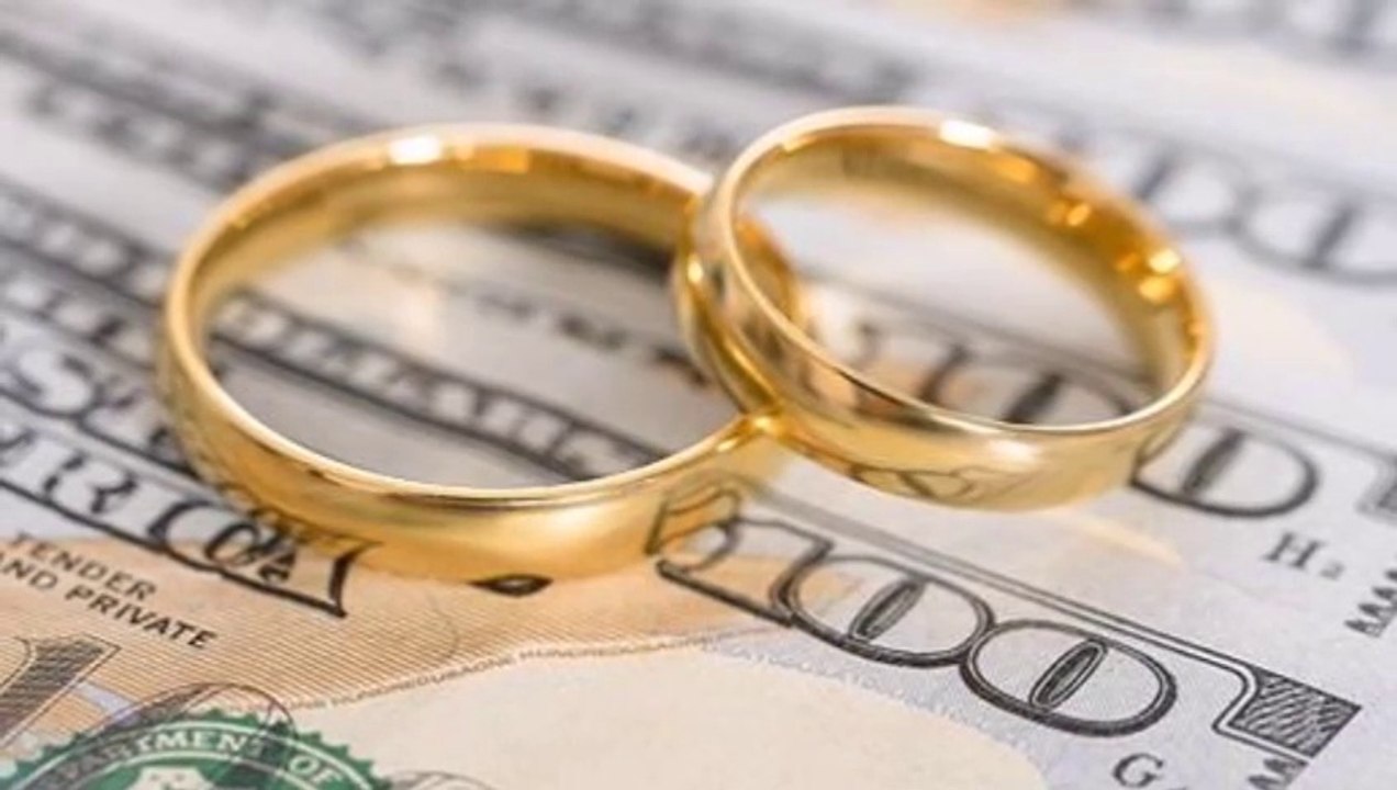 عجوز ألمانية في الثانية و السبعين تنفق مالها ” بحثاً عن عريس ” !