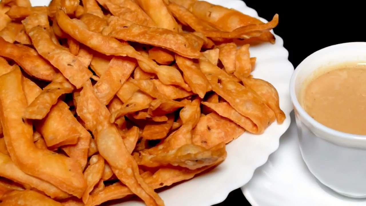 Namak Para Recipe - How to Make Mathri Namakpare - Namkeen Tea Time Recipe