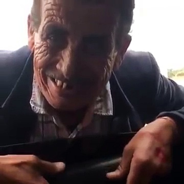 Bledard qui chante en anglais