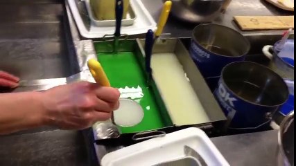 Çinlilerden Sahte Marul Yapımı!