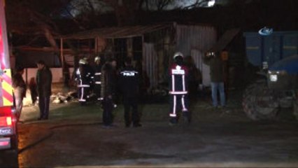 Arnavutköy'de İşçilerin Kaldığı Barakada Yangın : 1 Ölü 1 Yaralı