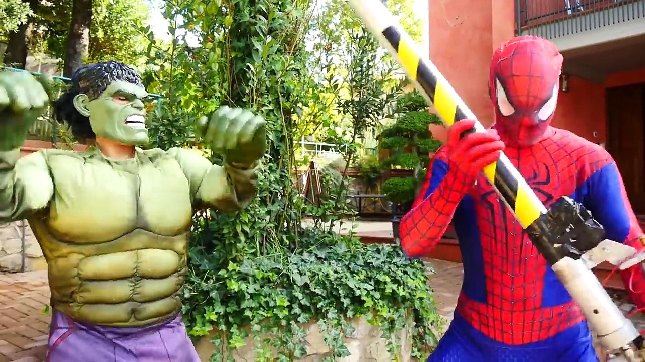 Spiderman HIT Frozen Elsa! w/ Hulk Captain America Anna & Joker - Funny Superheroes Video