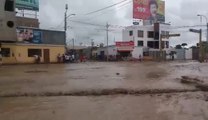 Siguen inundaciones en Trujillo mientras aumentan los muertos a 75 en Perú