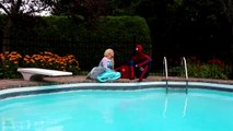 Frozen Elsa’s POOL DATE! w_ Spiderman Pink Spidergirl Joker Anna Batman Superman! Superhero Fun-9J