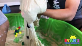 How to Make Giant Vomit Slime goo in kiddie Pool! Easy Science Experiments for Kids Ryan ToysReview-YU