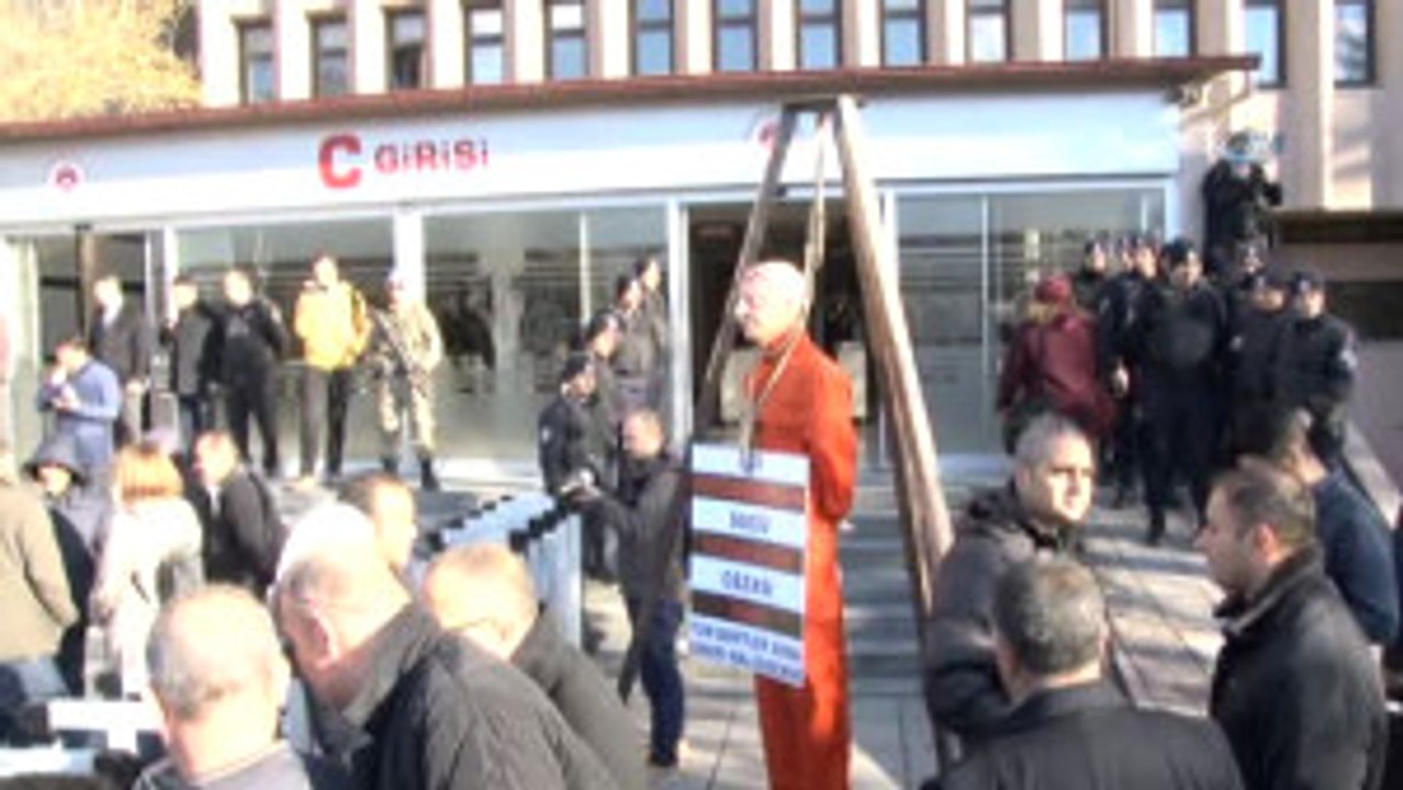 Ömer Halisdemir Davası Öncesi "Darağaçlı" Tepki