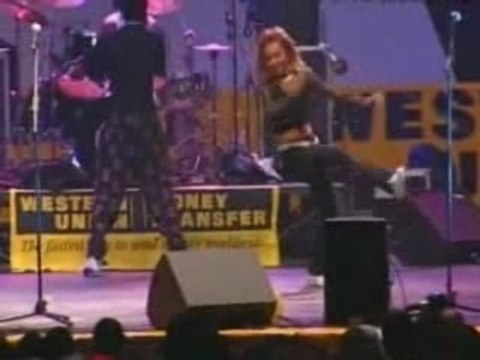 Werrason et ses danseuses à Paris