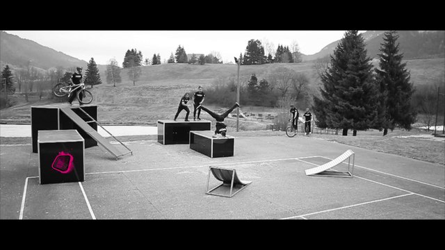 FREESTYL'AIR • BLACK PROJECT • SHOW VTT FREERUNNING TROTTINETTE FREESTYLE