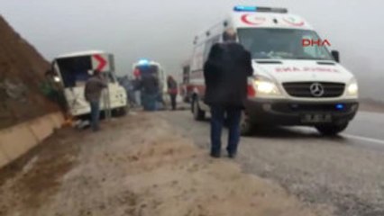 Balıkesir Tır Ile Işçi Servisi Çarpıştı 2 Ölü, 24 Yaralı- Ek