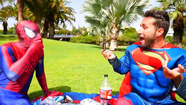 Арестованный Дети по бы автомобиль Эльза замороженные джокер пагубный Полиция снег человек-паук