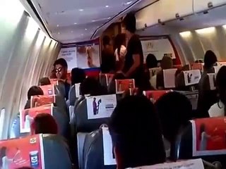Kapil Sharma & Sunil Grover Fight In Plane.