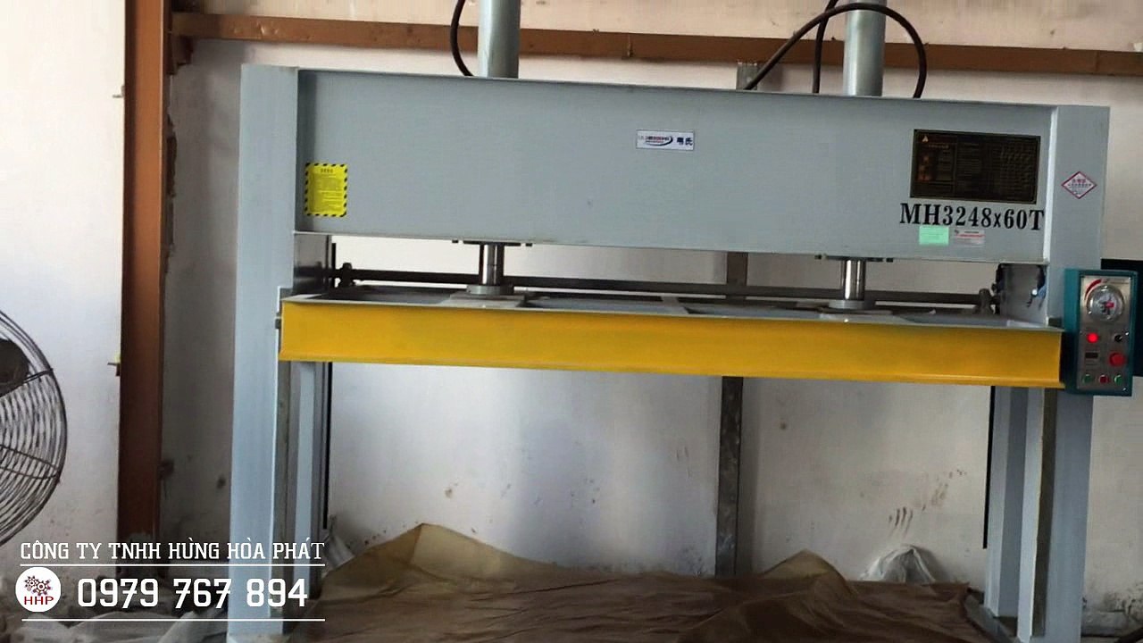 may-ep-nguoi-may-che-bien-go