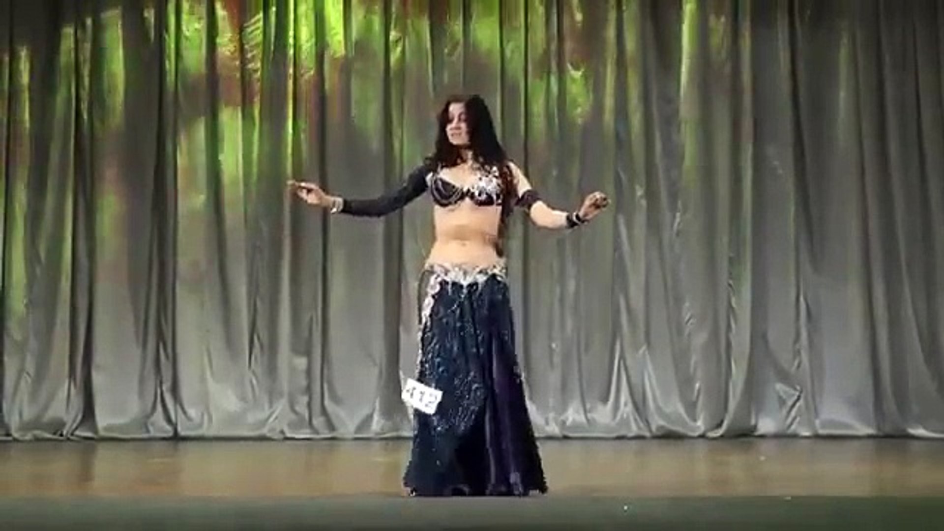 راقصة ترقص رقص رهيب - video Dailymotion