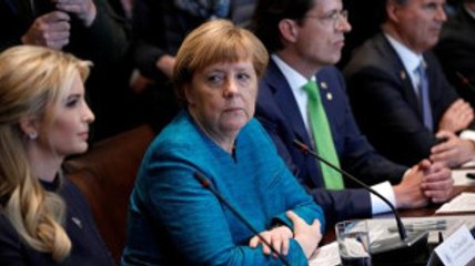 Dünya Merkel'in Ivanka Trump'a Bakışlarını Konuşuyor
