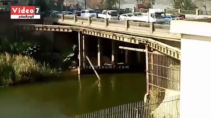 بالفيديو..كسر ماسورة صرف صحى وسقوطها فى نيل المعادى