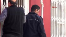 Adana Kendine Zarar Veren Genci, Itfaiye Merdiveniyle Eve Giren Polis Ikna Etti