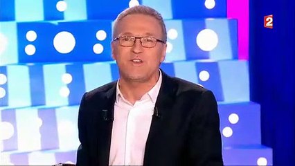 Clémentine Célarié refuse de serrer la main de Florian Philippot dans "On n'est pas couché "