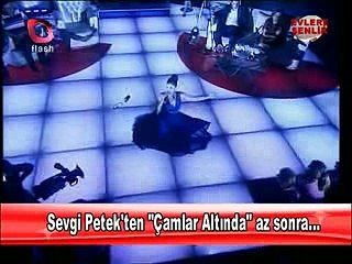 Ayşe Dincer  -  Canlı Yayında Agladı  Kirli Mendil 2014