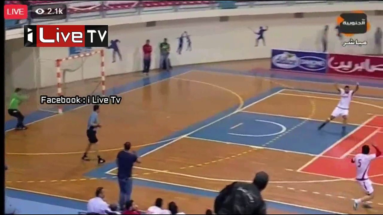 شاهد لحظة إلقاء شمروخ نحو حارس النجم الساحلي و إيقاف المباراة