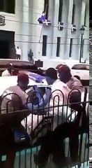 Policía municipal de Santiago apresa joven porque estaba predicando